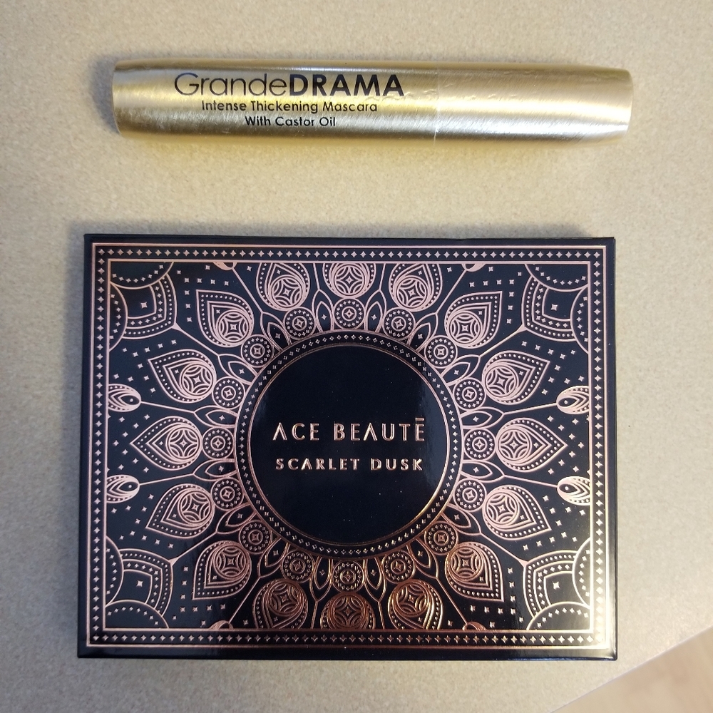 ACE BEAUTE PALETTE + GRANDE COSMETICS MASCARA